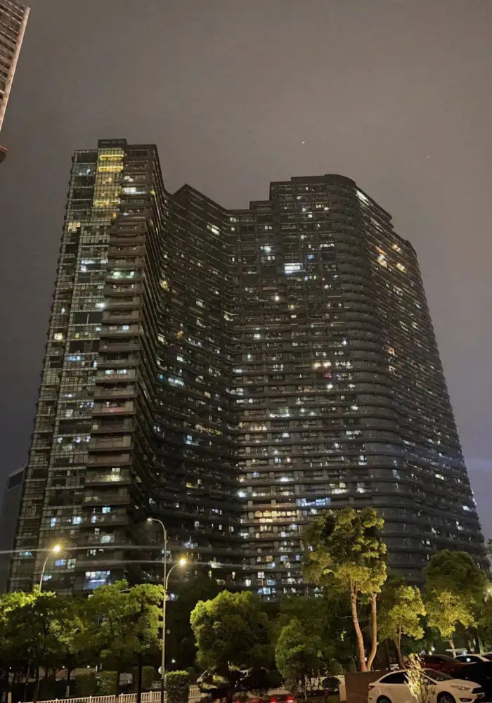 Cận cảnh khu dân cư lớn nhất thế giới, ai nhìn cũng phải thốt lên 2 chữ: Tiền đình!- Ảnh 8. Cận cảnh khu dân cư lớn nhất thế giới, ai nhìn cũng phải thốt lên 2 chữ: Tiền đình!- Ảnh 8.