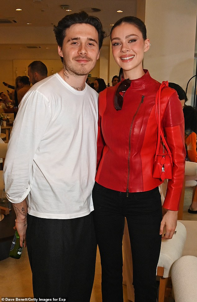 David Beckham bí mật liên lạc với con dâu- Ảnh 2. David Beckham bí mật liên lạc với con dâu- Ảnh 2.