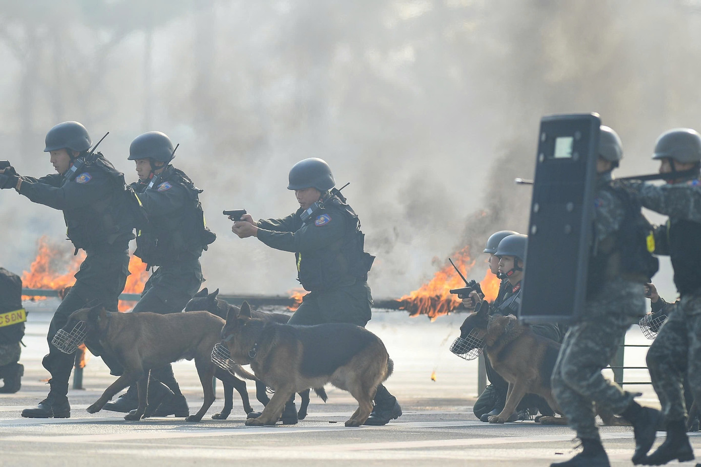 Lễ xuất qu&acirc;n lực lượng C&ocirc;ng an bảo vệ Đại hội XIV của Đảng tại H&agrave; Nội - Ảnh 14.