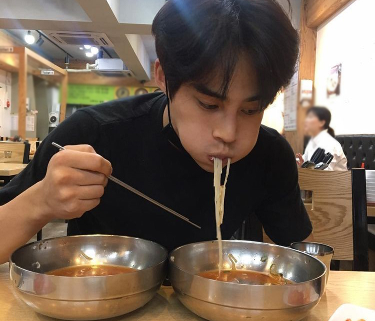 8 người một nh&agrave; c&ugrave;ng mắc ung thư tuyến gi&aacute;p, b&aacute;c sĩ nhắc nhở: Thấy 5 thay đổi n&agrave;y, e rằng "tế b&agrave;o ung thư&rdquo; đ&atilde; lớn- Ảnh 3.