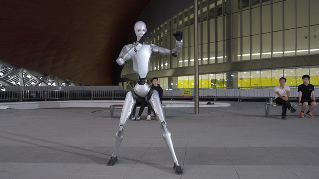 Robot Hình Người Biểu Diễn Võ Thuật Ngày Càng Đáng Sợ, Con Người Liệu Còn Cơ Hội Nếu Số Phận Quyết Định Trong Võ Đường Robot Hình Người Biểu Diễn Võ Thuật Ngày Càng Đáng Sợ, Con Người Liệu Còn Cơ Hội Nếu Số Phận Quyết Định Trong Võ Đường - Ảnh 1.