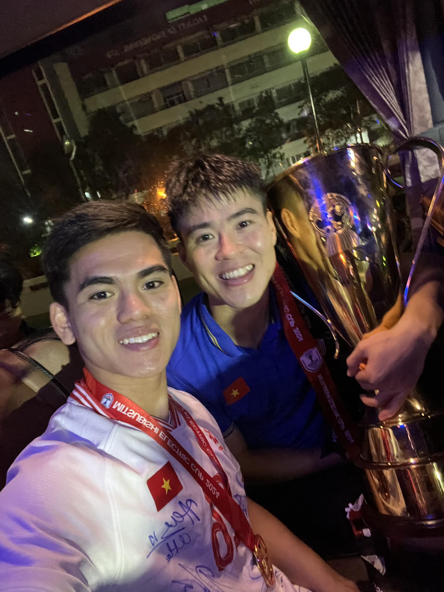 Profile đội trưởng U23 Việt Nam gây sốt U23 châu Á: Vào sân ghi bàn lạnh lùng, ngoài đời là "học sinh giỏi" có tiếng - Ảnh 15. Profile đội trưởng U23 Việt Nam gây sốt U23 châu Á: Vào sân ghi bàn lạnh lùng, ngoài đời là "học sinh giỏi" có tiếng - Ảnh 15.