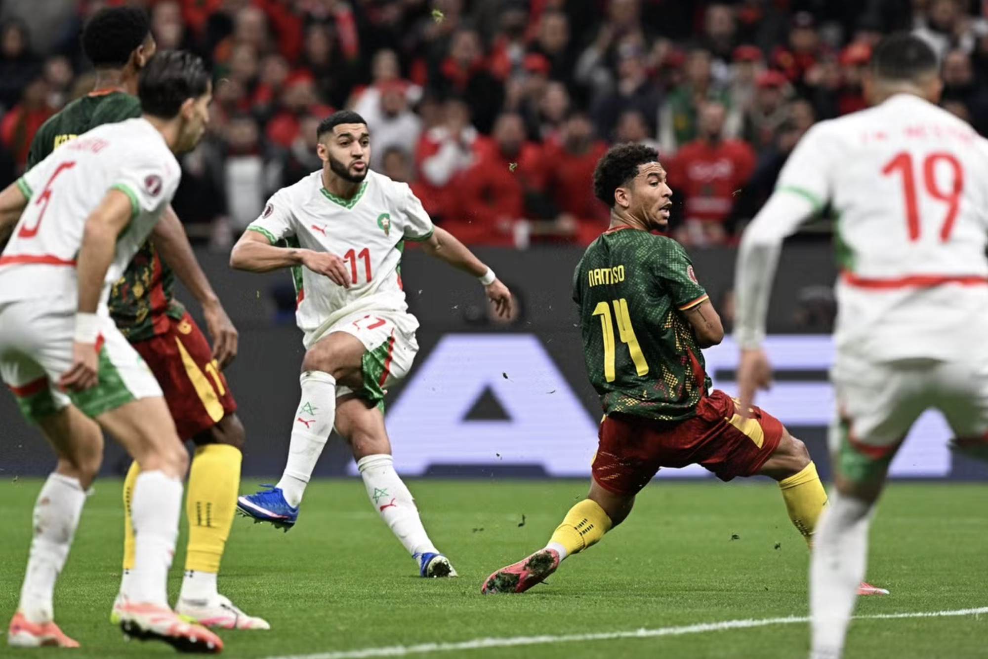Đè bẹp Cameroon, Morocco hiên ngang vào bán kết AFCON - Ảnh 4.