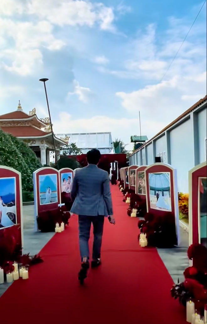 Đ&aacute;m cưới hot Tiền Giang đ&acirc;y rồi: Thiếu gia vựa gạo miền T&acirc;y chơi lớn biến s&acirc;n tennis th&agrave;nh lễ đường- Ảnh 6.