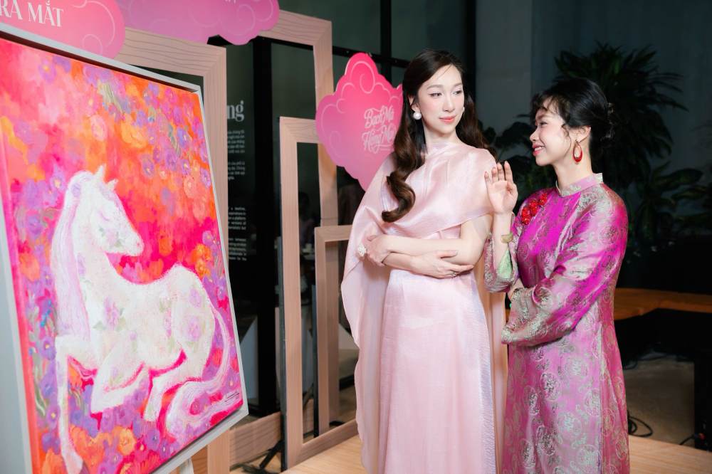 Nữ họa sĩ xinh như hoa hậu Vương Linh đưa h&igrave;nh ảnh cổ t&iacute;ch Việt v&agrave;o đời sống đương đại - Ảnh 1.