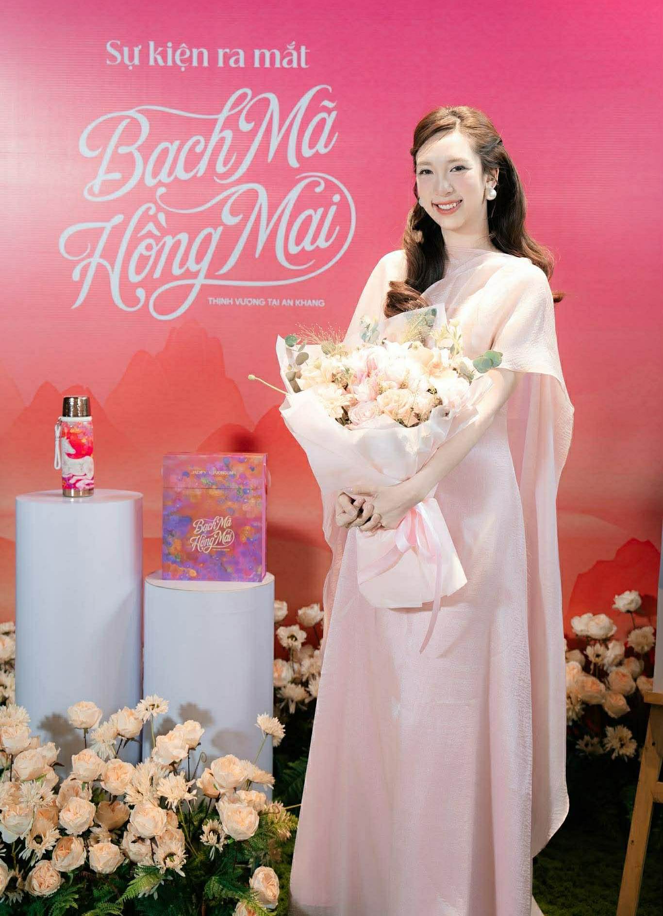 Nữ họa sĩ xinh như hoa hậu Vương Linh đưa h&igrave;nh ảnh cổ t&iacute;ch Việt v&agrave;o đời sống đương đại - Ảnh 3.