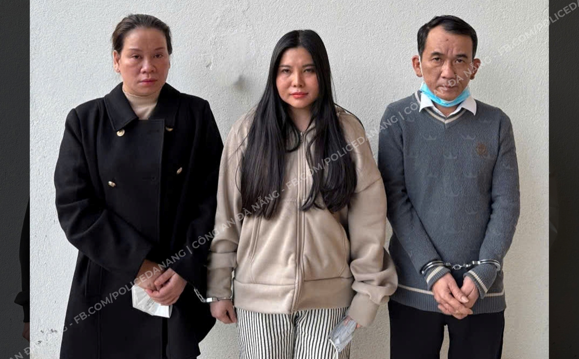 Kh&aacute;m x&eacute;t khẩn cấp ở 2 kh&aacute;ch sạn, tạm giữ b&agrave; chủ Ng&ocirc; Thị D&uacute;p v&agrave; 39 đối tượng - Ảnh 3.