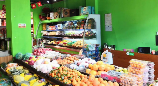 Vỡ nợ, người đ&agrave;n &ocirc;ng "đứng đường" b&aacute;n hoa quả kiếm 370 triệu 10 ng&agrave;y trước Tết- Ảnh 1.