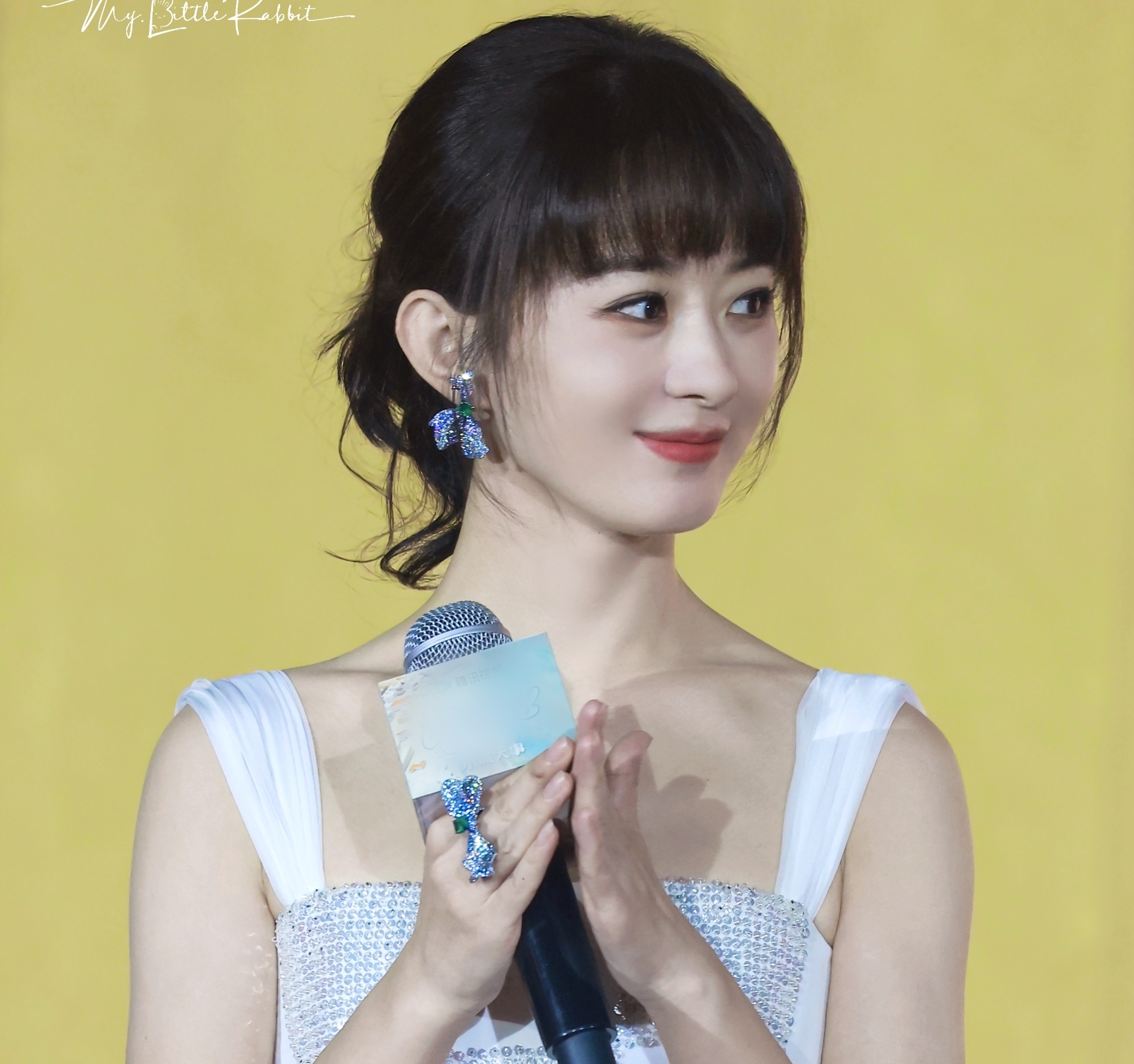 Triệu Lệ Dĩnh biến thành "ma cà rồng" đấy à? - Ảnh 5. Triệu Lệ Dĩnh biến thành "ma cà rồng" đấy à? - Ảnh 5.