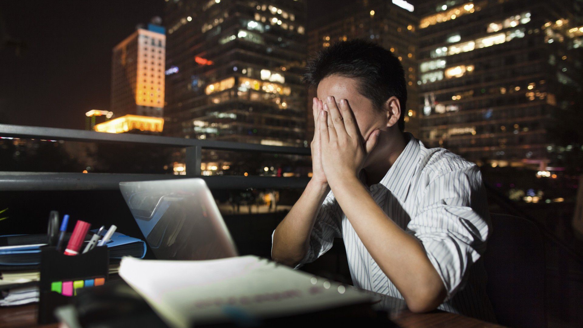 L&agrave;m ng&acirc;n h&agrave;ng Big4, thưởng Tết 250 triệu l&agrave; cảm gi&aacute;c như n&agrave;o? Cảnh tượng l&uacute;c 23h tại văn ph&ograve;ng khiến bạn tỉnh ngộ- Ảnh 6.