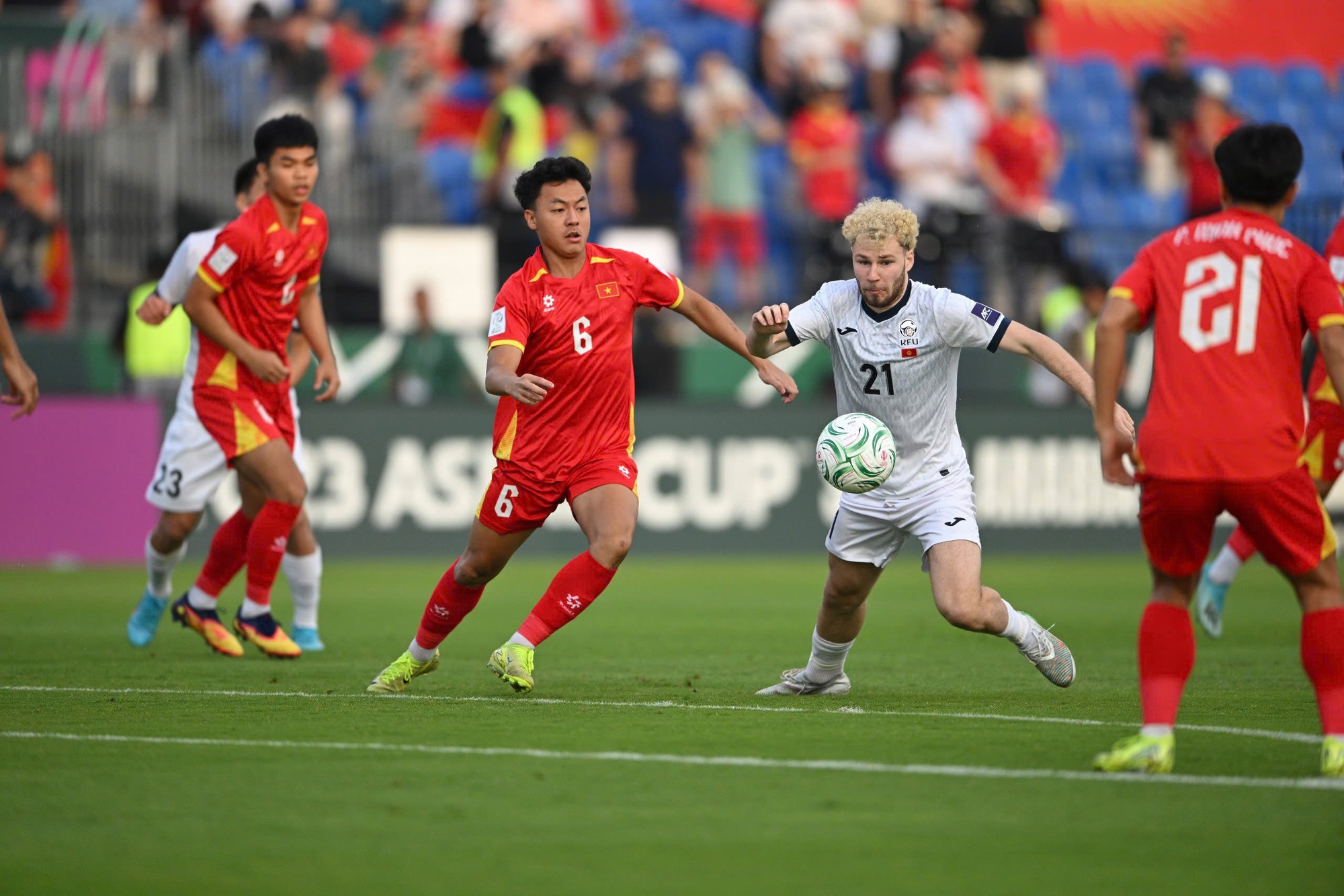 Người h&ugrave;ng U23 Việt Nam phải đi kiểm tra doping sau chiến thắng oanh liệt - Ảnh 1.