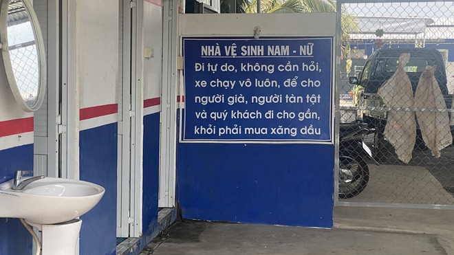 Qu&aacute;n cơm miền T&acirc;y c&ocirc;ng khai nu&ocirc;i 
