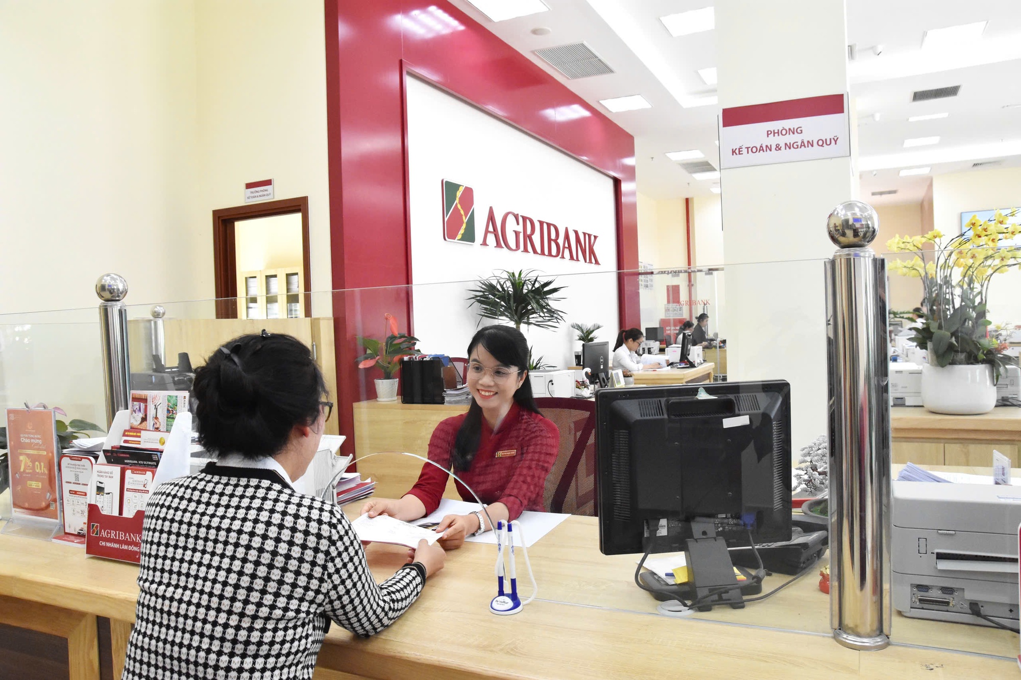 L&atilde;i suất gửi tiết kiệm tăng , l&atilde;i vay ng&acirc;n h&agrave;ng năm 2026 sẽ ra sao? - Ảnh 2.