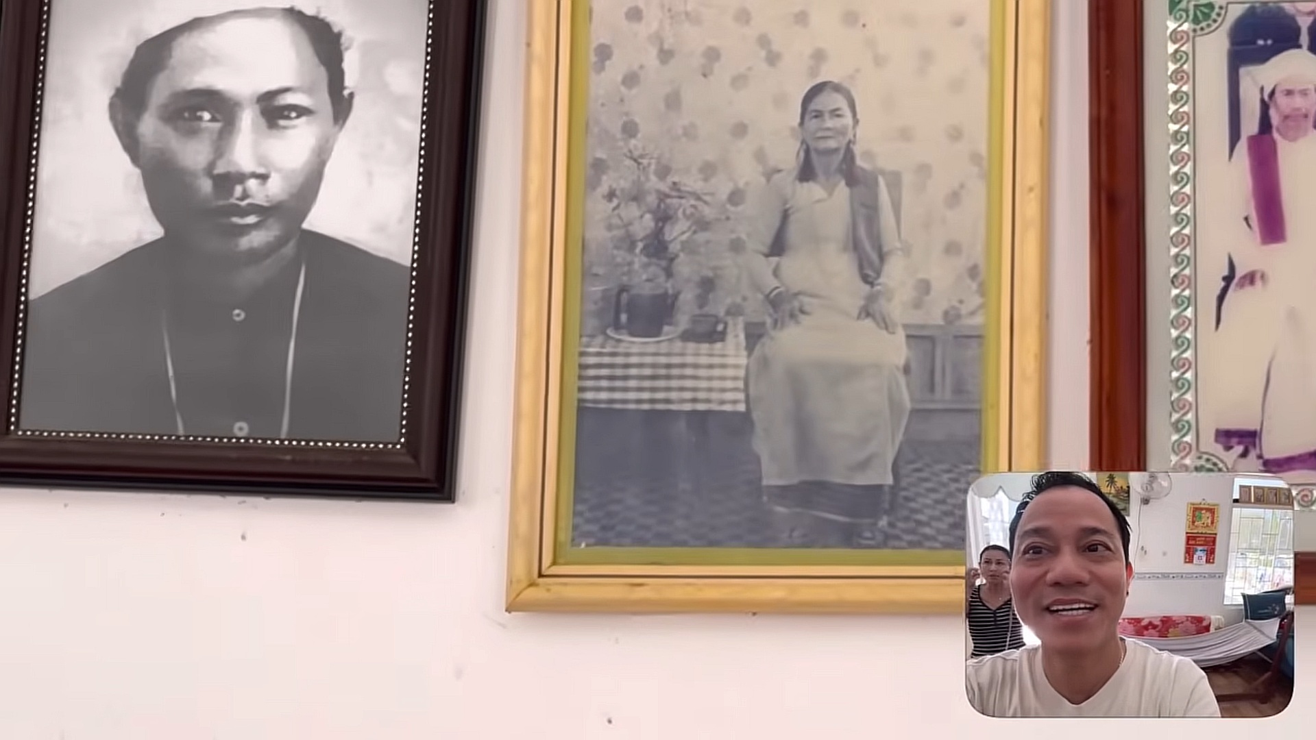 Con trai v&agrave; vợ đầu về nh&agrave; từ đường, c&aacute;c em ruột Chế Linh đều xuất hiện- Ảnh 2.