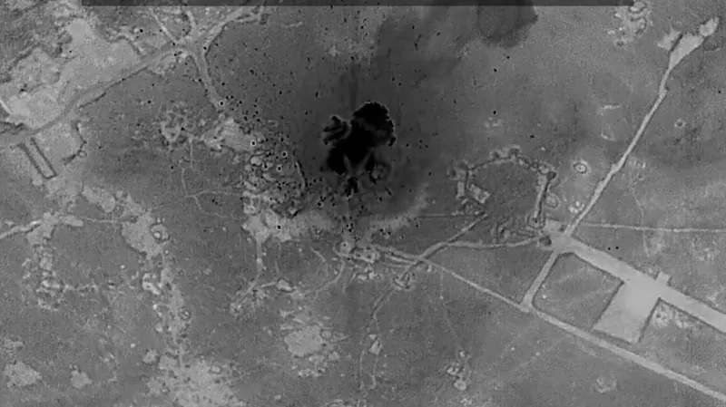 Syria rúng động trước đợt không kích mới nhất của Mỹ - Ảnh 1. Syria rúng động trước đợt không kích mới nhất của Mỹ - Ảnh 1.