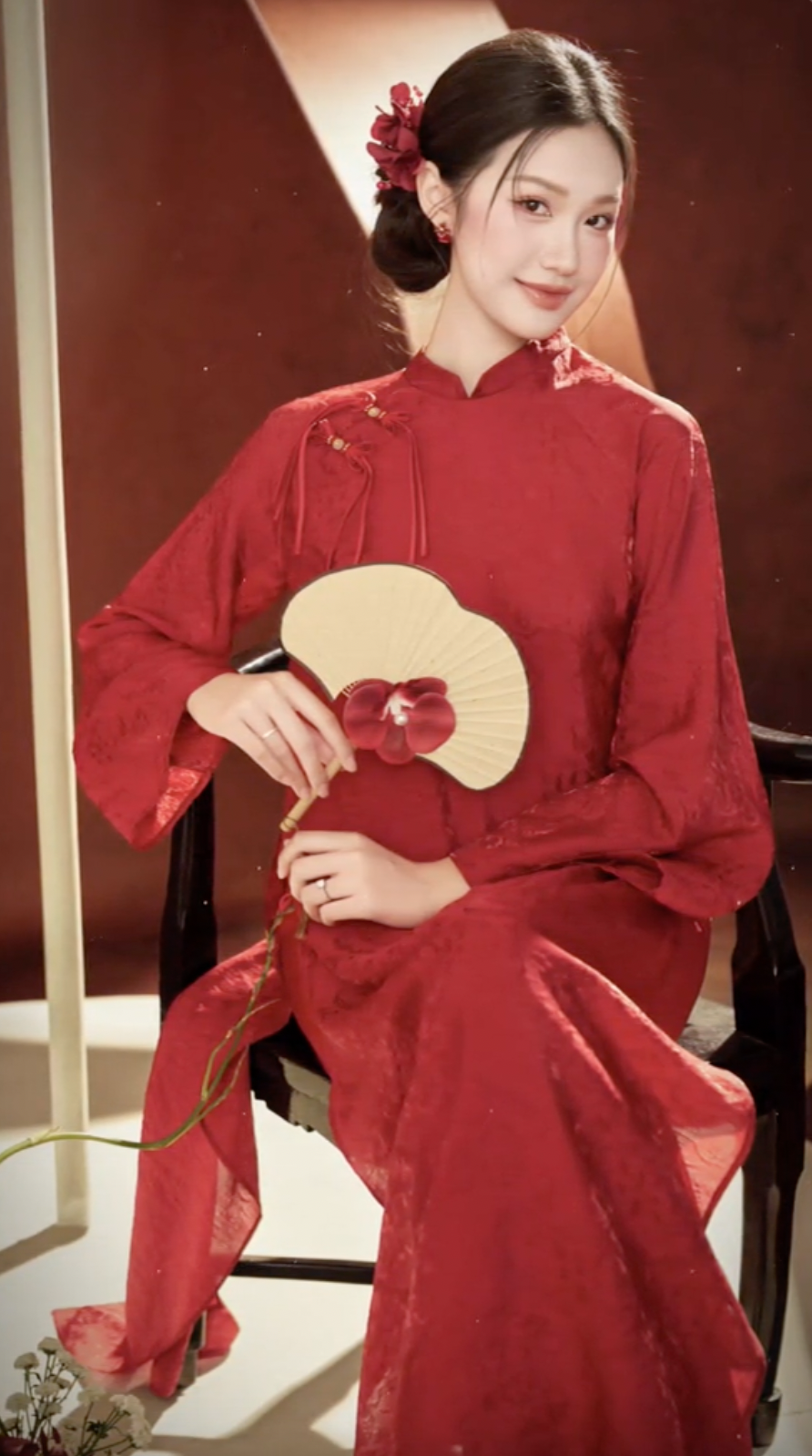 Ai mặc áo dài đẹp như Doãn Hải My: Nhan sắc “nghiêng nước nghiêng thành”, bất bại trong dàn WAGs Việt- Ảnh 2. Ai mặc áo dài đẹp như Doãn Hải My: Nhan sắc “nghiêng nước nghiêng thành”, bất bại trong dàn WAGs Việt- Ảnh 2.