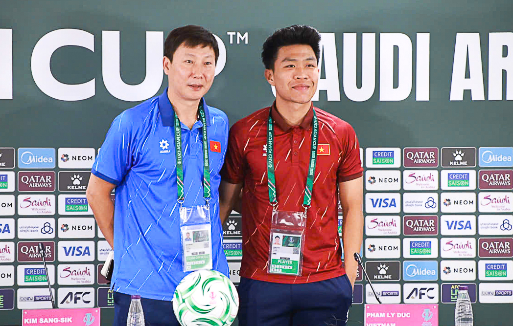 Đội h&igrave;nh U23 Việt Nam vs U23 Saudi Arabia Đ&igrave;nh Bắc trở lại, HLV Kim Sang-sik quyết lấy ng&ocirc;i đầu bảng - Ảnh 1.