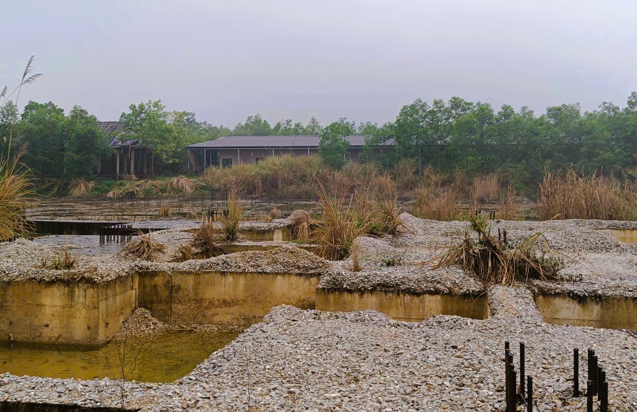 Dự án 250 tỉ đồng "chết yểu" ngay đường lên huyệt đạo thiêng - Ảnh 2.