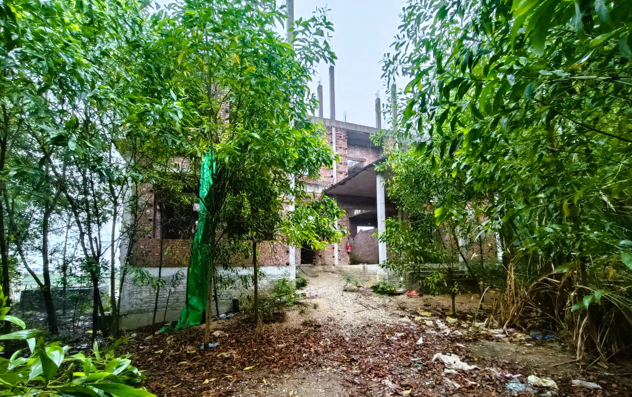 Dự án 250 tỉ đồng "chết yểu" ngay đường lên huyệt đạo thiêng - Ảnh 3.