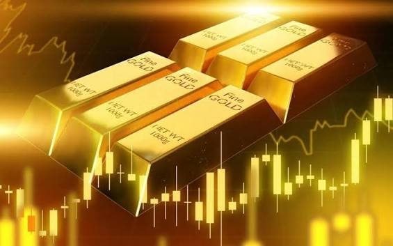 Gi&aacute; v&agrave;ng tăng vọt ngay đầu tuần, ch&iacute;nh thức ph&aacute; đỉnh - Ảnh 1.