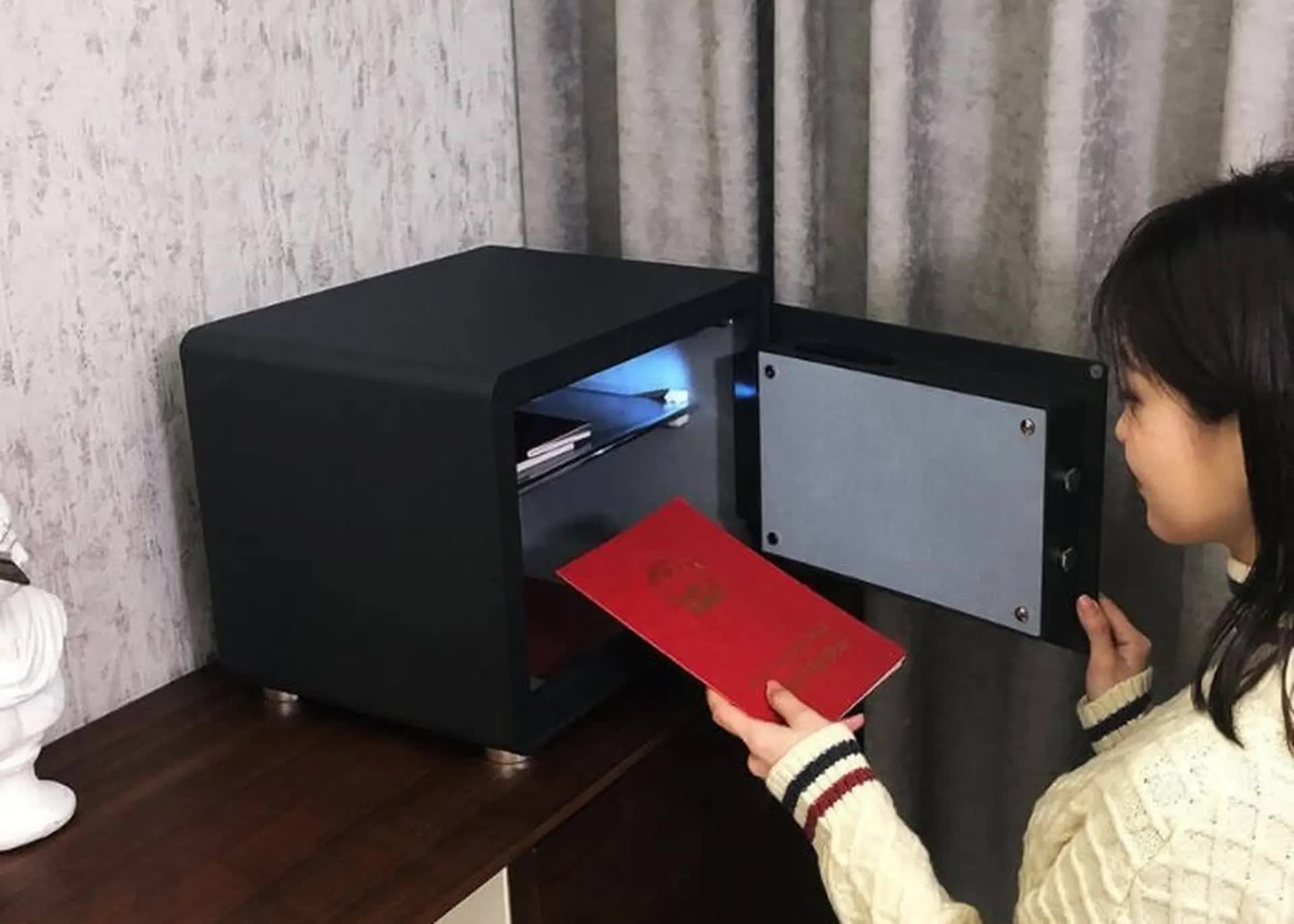 T&ocirc;i mở k&eacute;t sắt của gia đ&igrave;nh v&agrave; ph&aacute;t hiện thứ kh&ocirc;ng bao giờ n&ecirc;n được cất ở đ&oacute;- Ảnh 1.