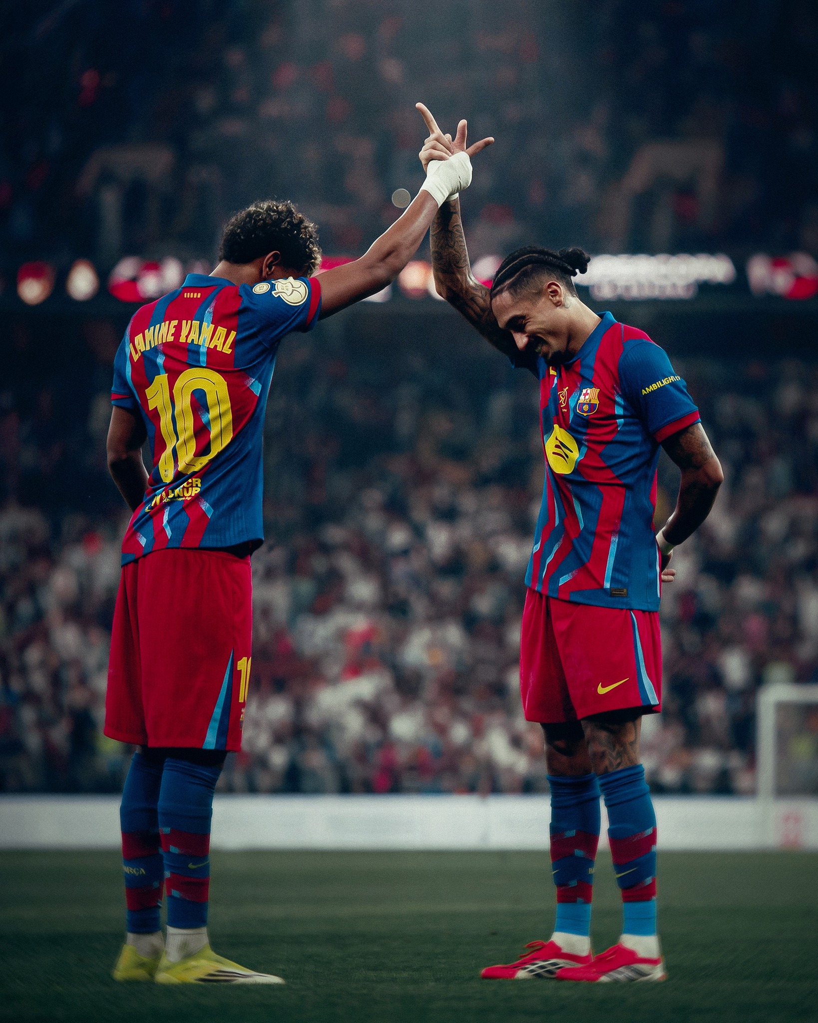 Lamine Yamal ho&aacute; "cơ trưởng" quẩy cực sung sau khi Barcelona đ&aacute;nh bại Real Madrid gi&agrave;nh Si&ecirc;u c&uacute;p - Ảnh 2.