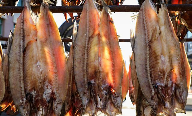 Ăn c&aacute; sai c&aacute;ch c&oacute; thể "ph&aacute; thận"? B&aacute;c sĩ cảnh b&aacute;o: 3 loại n&agrave;y n&ecirc;n ăn &iacute;t- Ảnh 2.