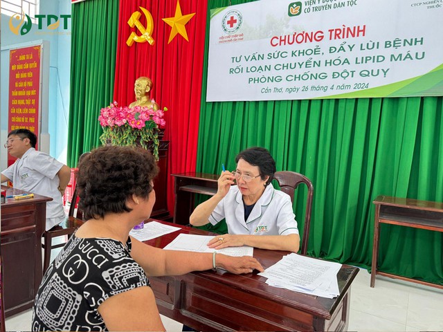 Bác Sĩ Ckii Nguyễn Thị Nhuần: Hơn Bốn Thập Kỷ Nỗ Lực Giữ Trọn Đạo Đức Nghề - Ảnh 1. Bác Sĩ Ckii Nguyễn Thị Nhuần: Hơn Bốn Thập Kỷ Nỗ Lực Giữ Trọn Đạo Đức Nghề - Ảnh 1.