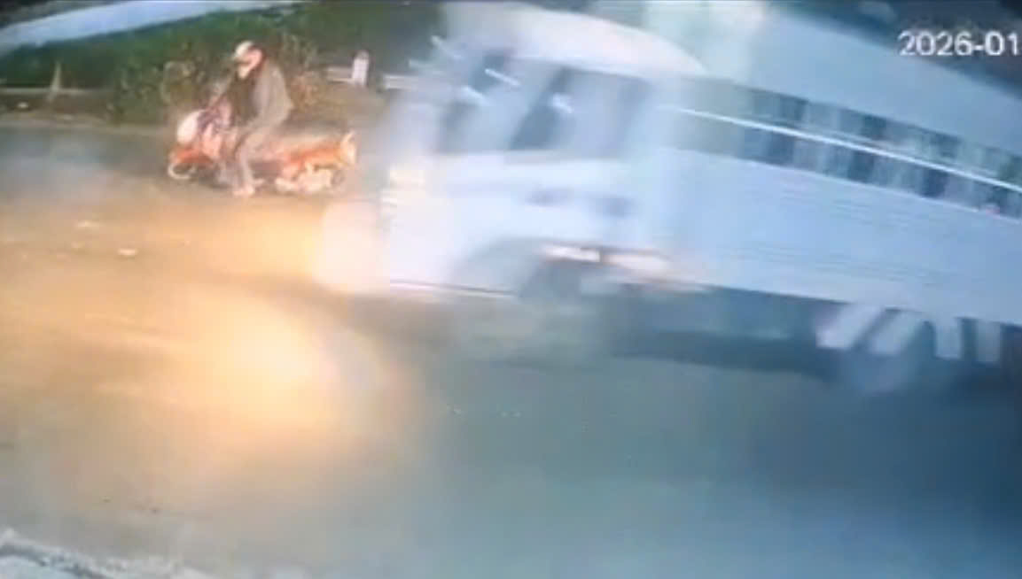 Người đ&agrave;n &ocirc;ng 71 tuổi tử vong sau va chạm với xe tập l&aacute;i - Ảnh 1.