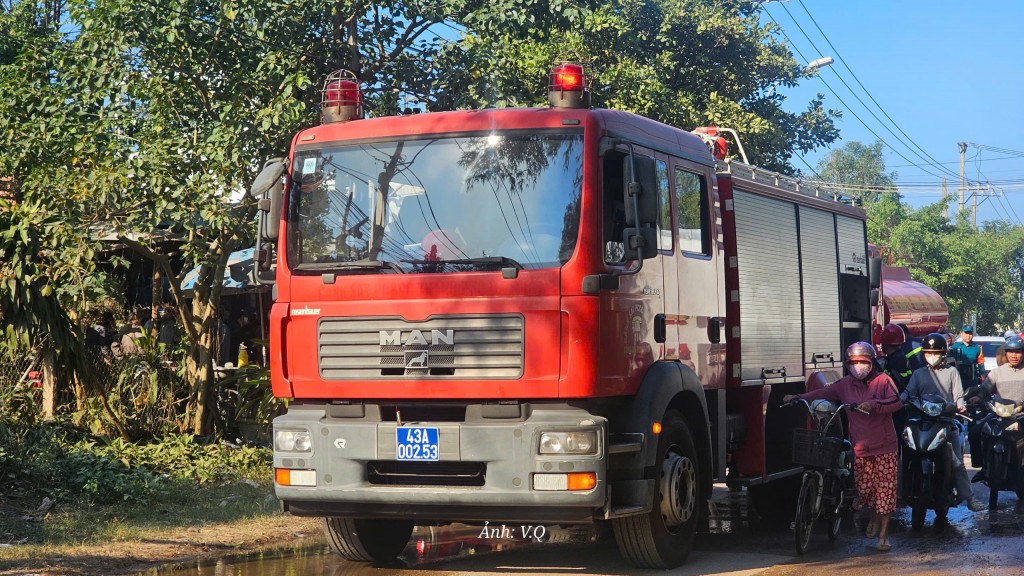 Quán cà phê m . G . Ở Đà Nẵng cháy lớn , gây tiếc nuối cho người dân - Ảnh 3. Quán cà phê m . G . Ở Đà Nẵng cháy lớn , gây tiếc nuối cho người dân - Ảnh 3.