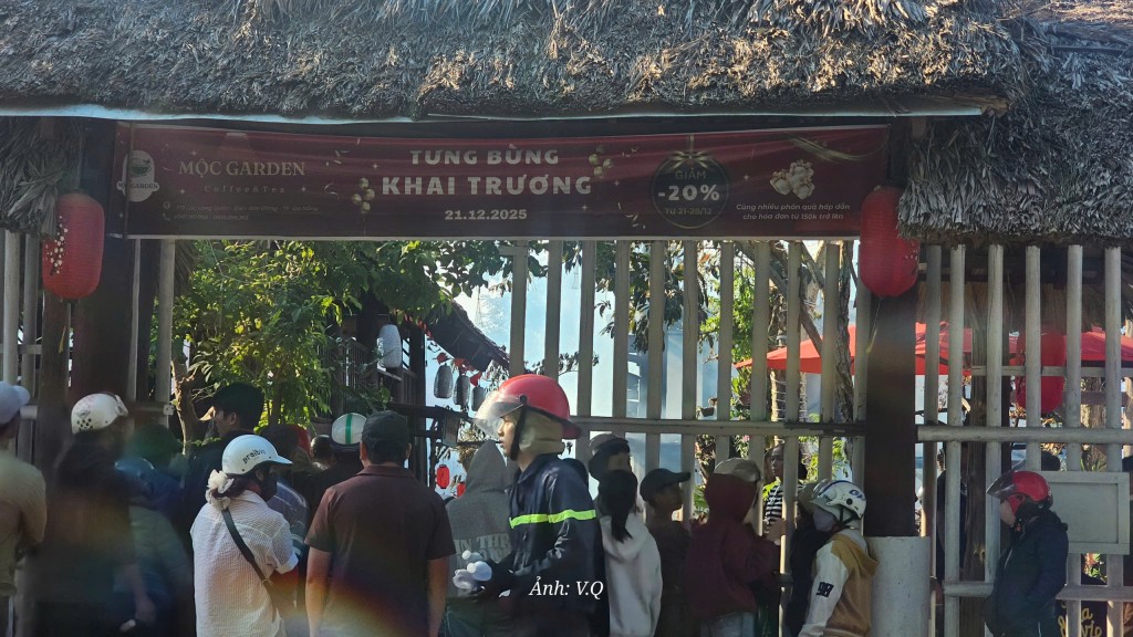 Quán cà phê m . G . Ở Đà Nẵng cháy lớn , gây tiếc nuối cho người dân - Ảnh 4. Quán cà phê m . G . Ở Đà Nẵng cháy lớn , gây tiếc nuối cho người dân - Ảnh 4.