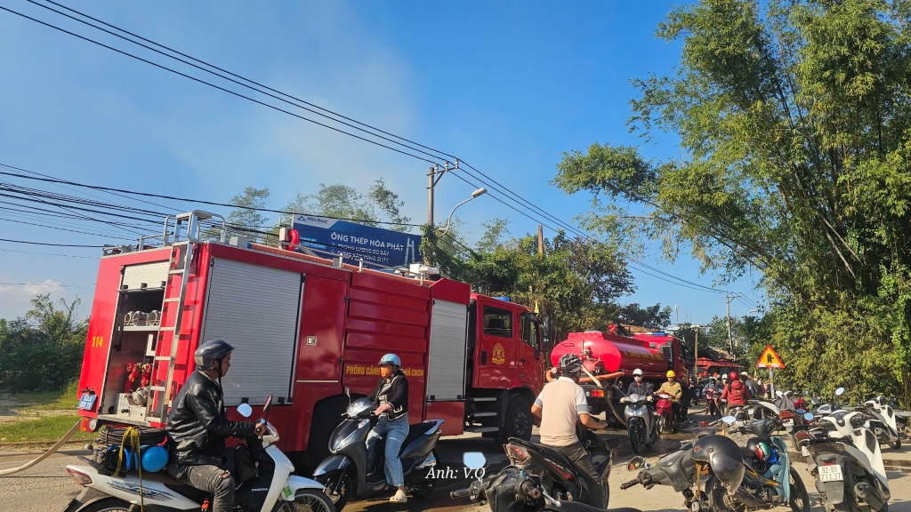 Quán cà phê m . G . Ở Đà Nẵng cháy lớn , gây tiếc nuối cho người dân - Ảnh 5. Quán cà phê m . G . Ở Đà Nẵng cháy lớn , gây tiếc nuối cho người dân - Ảnh 5.