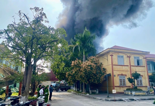 Ch&aacute;y xưởng lao động dạy nghề tại Trại giam Quảng Ninh kh&ocirc;ng g&acirc;y thiệt hại về người - Ảnh 1.