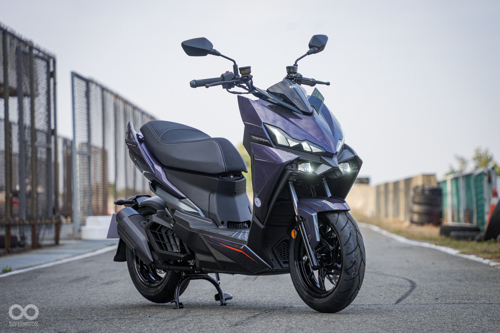 SYM tung ra bản n&acirc;ng cấp cho mẫu xe tay ga 158 cc với h&agrave;ng loại c&ocirc;ng nghệ m&agrave; người d&ugrave;ng Honda, Yamaha ao ước - Ảnh 2.