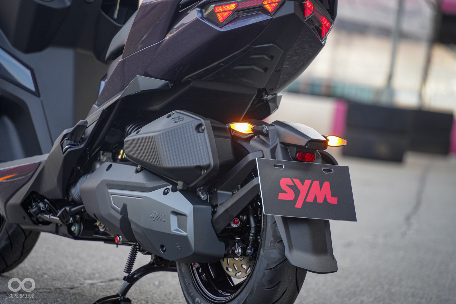 SYM tung ra bản n&acirc;ng cấp cho mẫu xe tay ga 158 cc với h&agrave;ng loại c&ocirc;ng nghệ m&agrave; người d&ugrave;ng Honda, Yamaha ao ước - Ảnh 4.