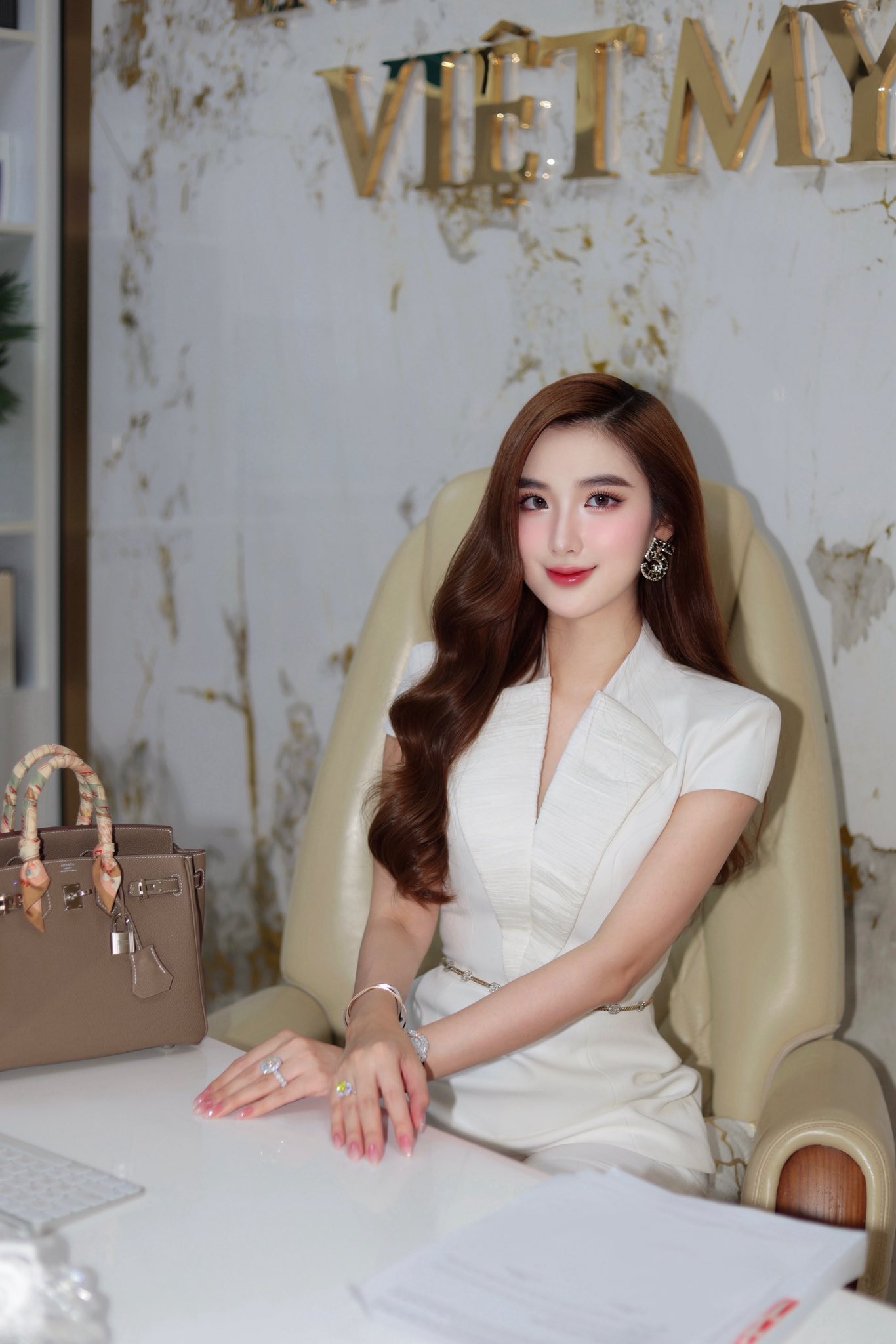 Điểm chung của Ngọc Loan và Lona Kiều Loan- Ảnh 7. Điểm chung của Ngọc Loan và Lona Kiều Loan- Ảnh 7.