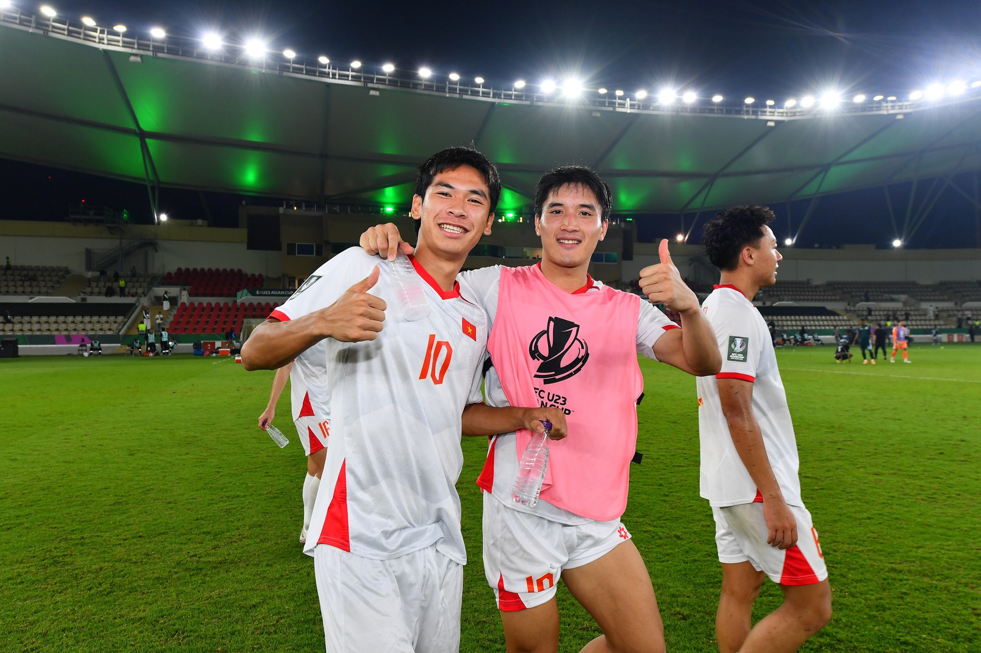 Đình Bắc cầm Iphone màu cam gọi cho ai?- Ảnh 11.