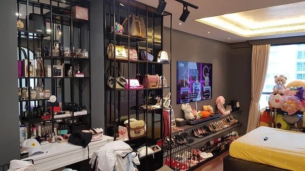 Cuộc sống sang chảnh của "Gái già lắm chiêu" trong căn biệt thự 2 mặt tiền bề thế - Ảnh 17.