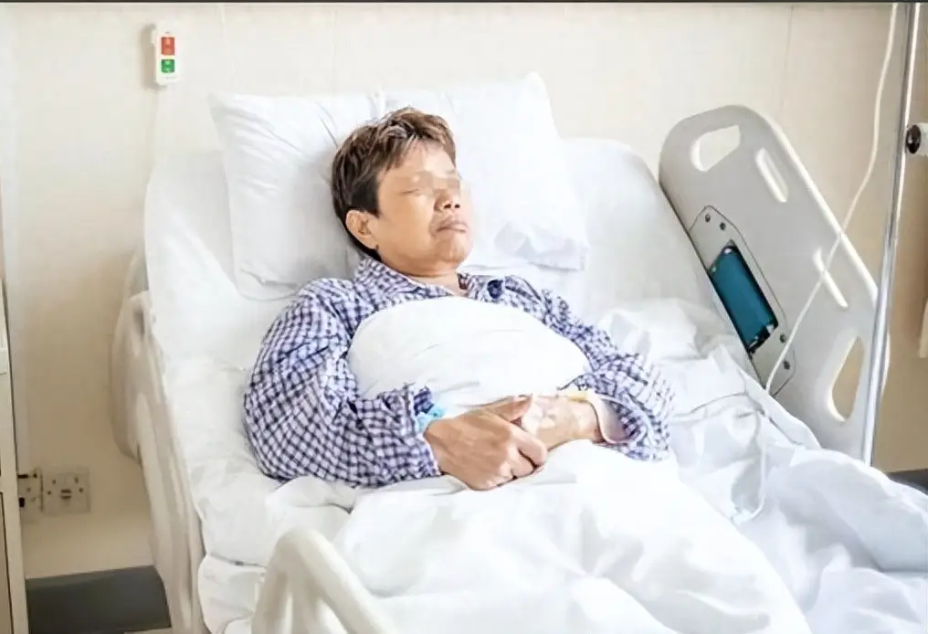 Ng&agrave;y c&agrave;ng c&oacute; nhiều người tử vong v&igrave; ung thư, b&aacute;c sĩ khuyến c&aacute;o &ldquo;2 kh&ocirc;ng uống, 3 kh&ocirc;ng ăn, 1 việc cần duy tr&igrave;&rdquo;, tuyệt đối đừng xem nhẹ- Ảnh 1.