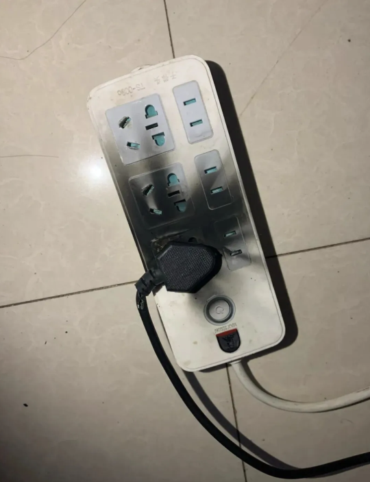 Ngh&egrave;o mấy cũng ĐỪNG tiếc 8 thứ n&agrave;y: Giữ lại chỉ tổ chật nh&agrave;, hao vận- Ảnh 1.