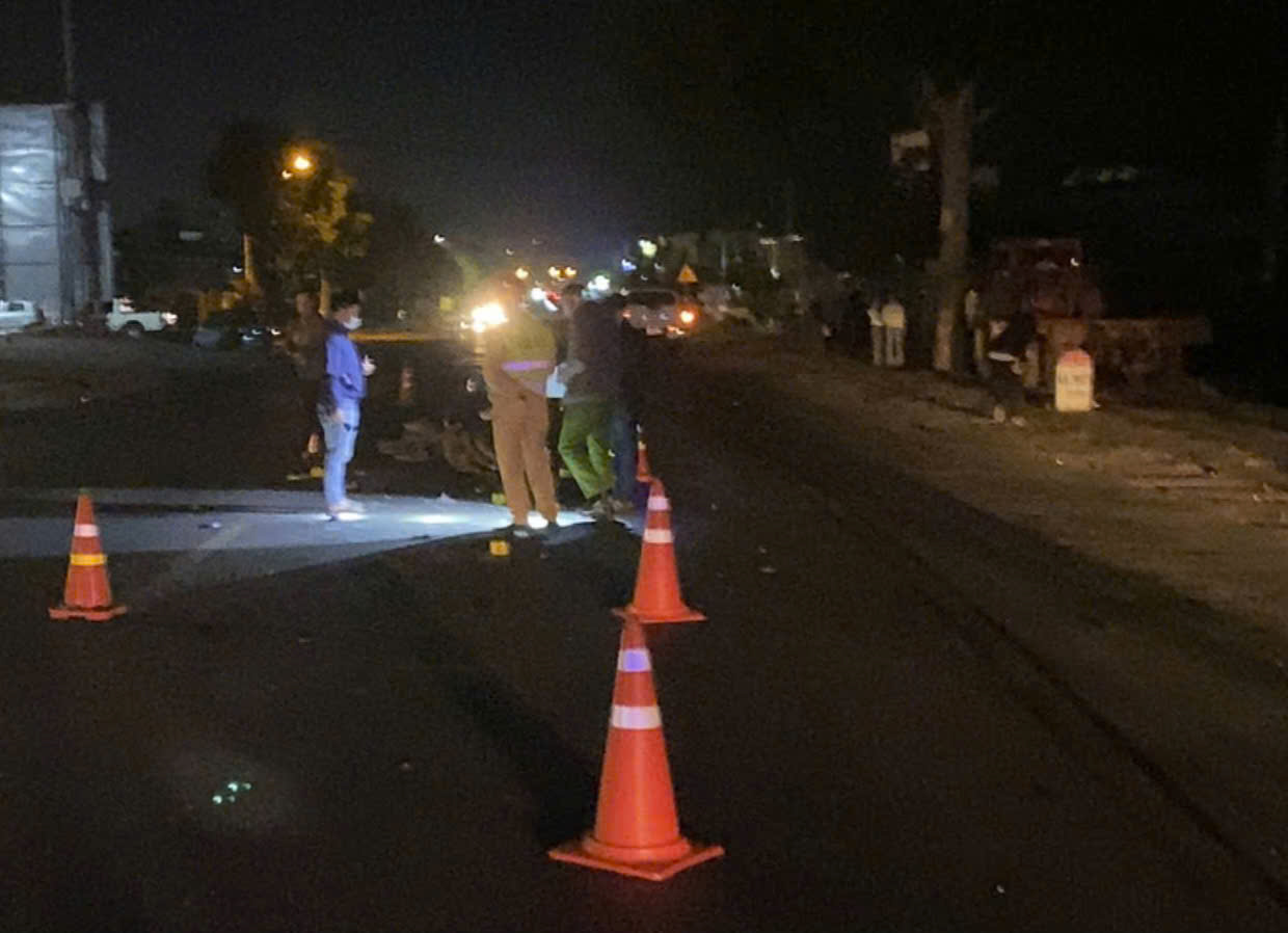 Tai nạn giao thông Đắk Lắk: Xe con vượt ẩu tông chết người đi xe máy - Ảnh 1. Tai nạn giao thông Đắk Lắk: Xe con vượt ẩu tông chết người đi xe máy - Ảnh 1.