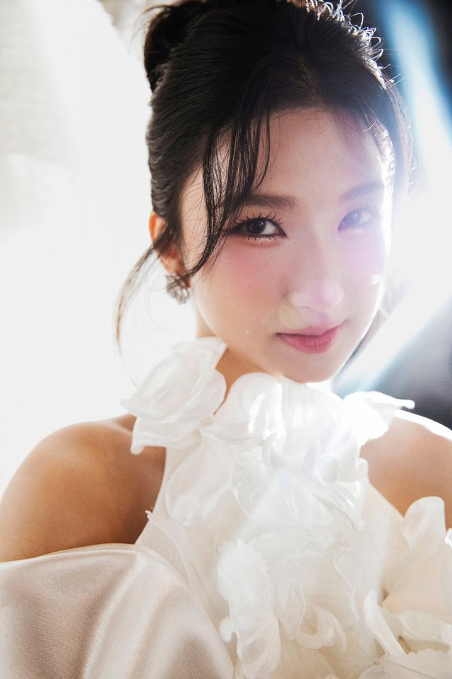 N&agrave;ng Mơ bị "t&oacute;m" hẹn h&ograve; nam diễn vi&ecirc;n Việt hơn 13 tuổi - Ảnh 4.