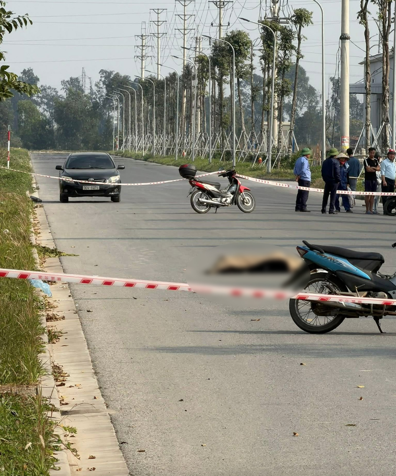 Hình ảnh đối tượng sát hại 2 phụ nữ ở Hưng Yên, cướp xe máy, hiện đang bỏ trốn - Ảnh 1.