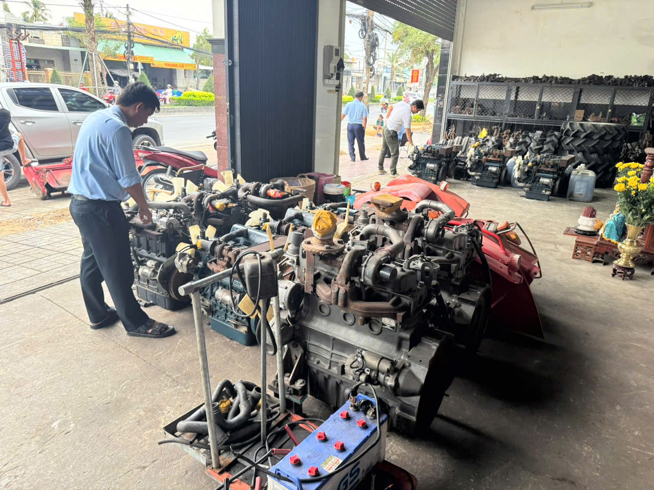 Đột xuất kiểm tra c&aacute;c hộ kinh doanh: Ph&aacute;t hiện nhiều sai phạm nghi&ecirc;m trọng, c&oacute; cơ sở bị phạt gần 100 triệu đồng- Ảnh 1.