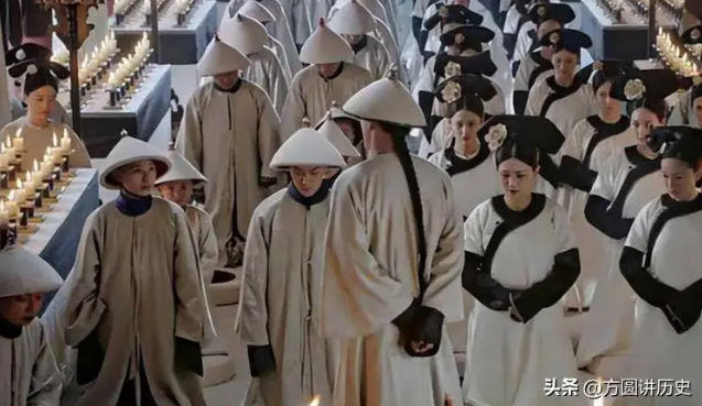 C&agrave;n Long chết, Gia Kh&aacute;nh gọi gấp 1 l&atilde;o thần về triều: H&ograve;a Th&acirc;n vừa nghe t&ecirc;n đ&atilde; bật kh&oacute;c 'Ta hết đời rồi' - Ảnh 1.