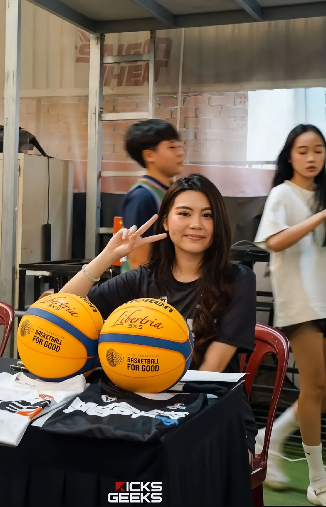 Hạt Dẻ xinh đẹp, tràn đầy khí chất "nàng thơ bóng rổ", cả nhà MC Quyền Linh kéo vào cổ vũ cực đáng yêu - Ảnh 7.