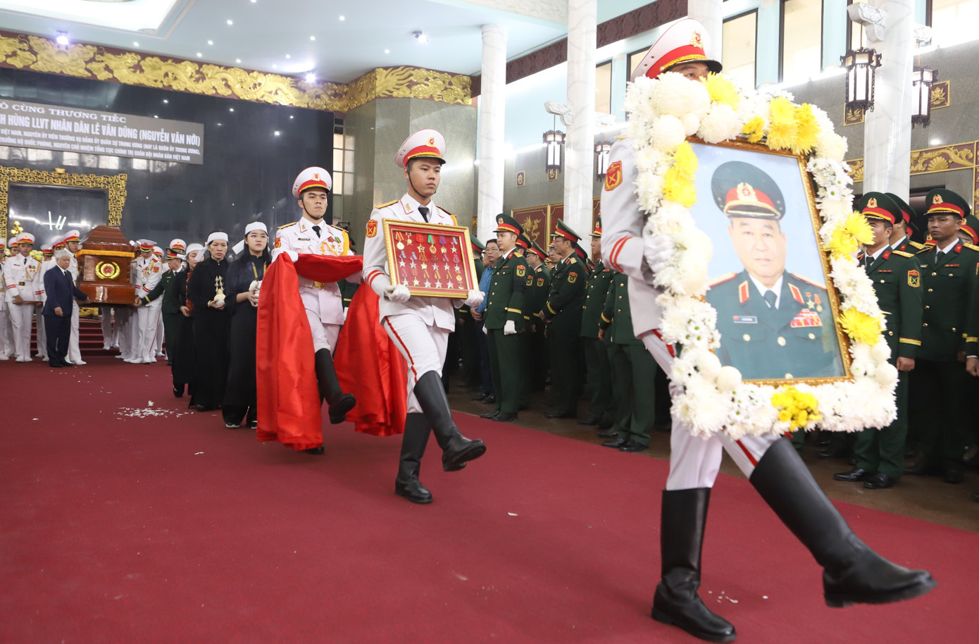 Tiễn đưa Đại tướng L&ecirc; Văn Dũng: Lễ an t&aacute;ng v&agrave; tưởng niệm s&acirc;u sắc - Ảnh 6.