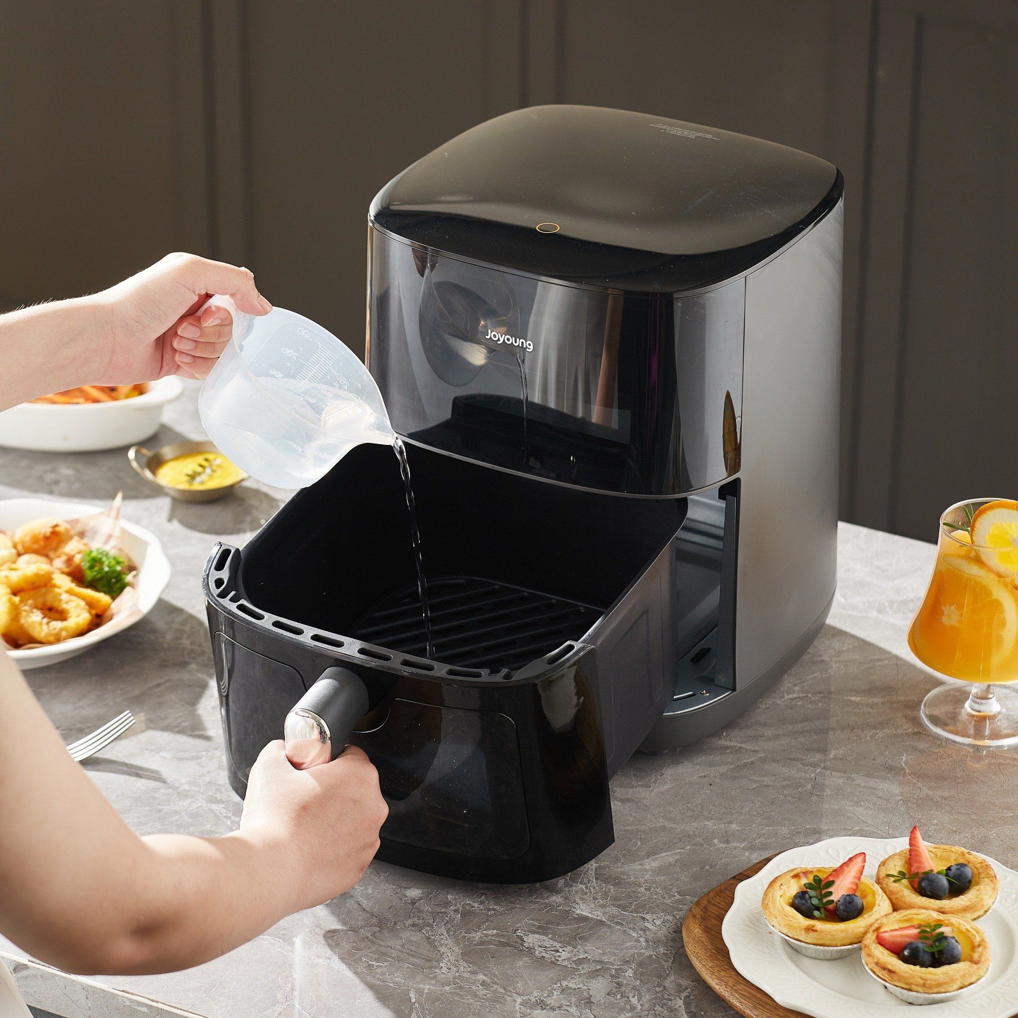 5 sai lầm khi dùng nồi chiên không dầu khiến nồi nhanh hỏng, gây hại sức khỏe- Ảnh 6. 5 sai lầm khi dùng nồi chiên không dầu khiến nồi nhanh hỏng, gây hại sức khỏe- Ảnh 6.