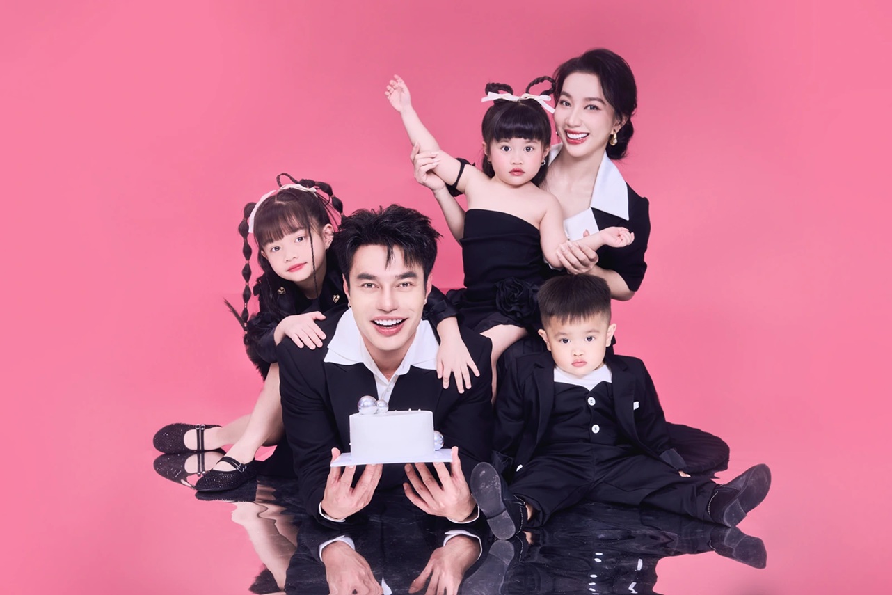 Nam diễn vi&ecirc;n c&aacute;t-x&ecirc; rải từ tầng 1 đến tầng 3, ở biệt thự rộng như c&ocirc;ng vi&ecirc;n, cưới vợ đẹp, đảm đang - Ảnh 4.