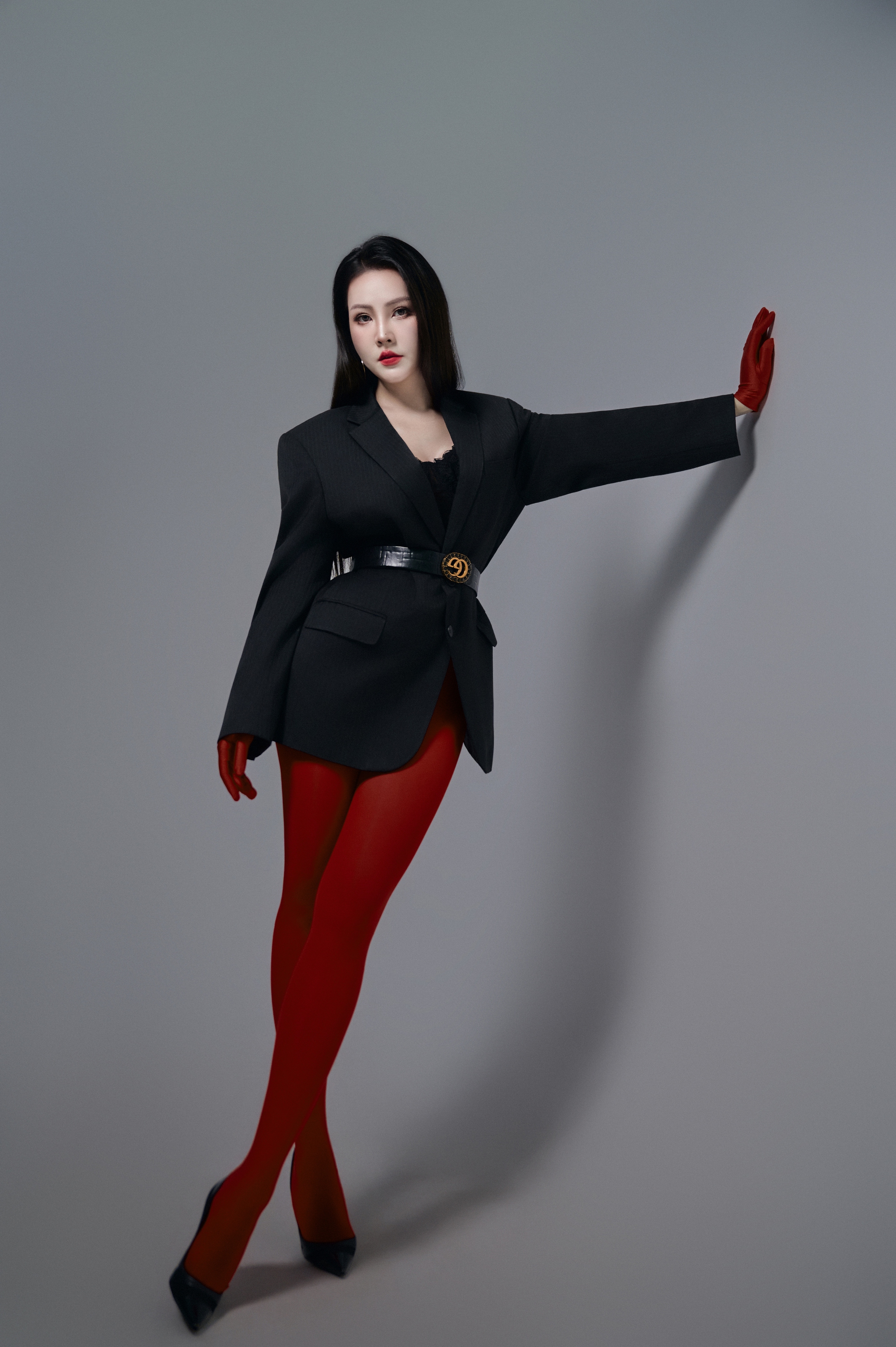 &Aacute; hậu Thụy V&acirc;n g&acirc;y ch&uacute; &yacute; với h&igrave;nh ảnh kh&aacute;c lạ sau sinh lần 2- Ảnh 8.